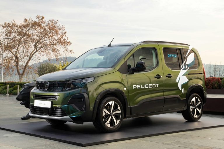 SÜRÜŞ KEYFİ VE TEKNOLOJİYİ BULUŞTURAN PEUGEOT MODELLERİNE HAZİRAN AVANTAJLARI!