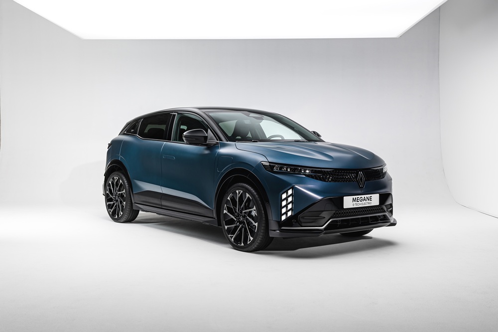 YENİ RENAULT MEGANE E-TECH ELEKTRİKLİ, ETKİLEYİCİ TASARIM, DİNAMİZM VE TEKNOLOJİ