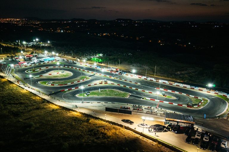 Işıklar Altında Adrenalin Dolu Hafta Sonu